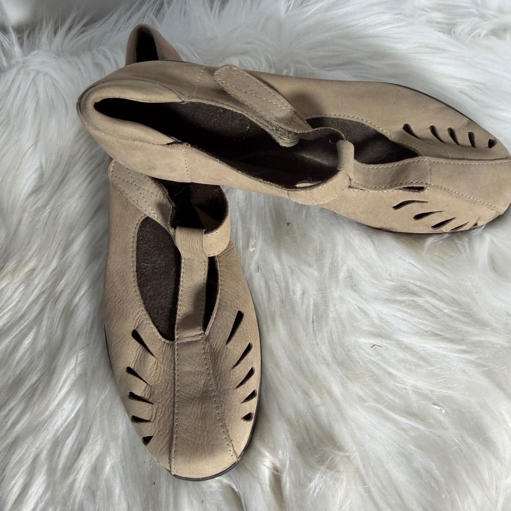 Ditto‎ Tan Leather T-Strap Mary Jane Flats with Cutout Details Size 7.5